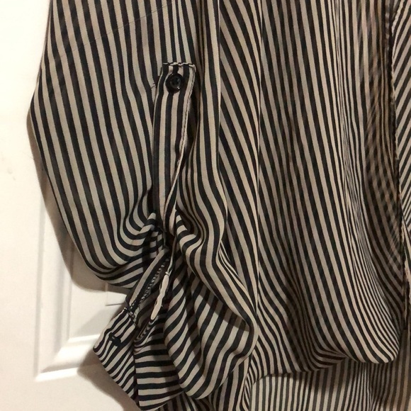 🌺4/$30 (BUNDLE) 4EVER21 SIZE S BLOUSE | STRIPES - Picture 3 of 5